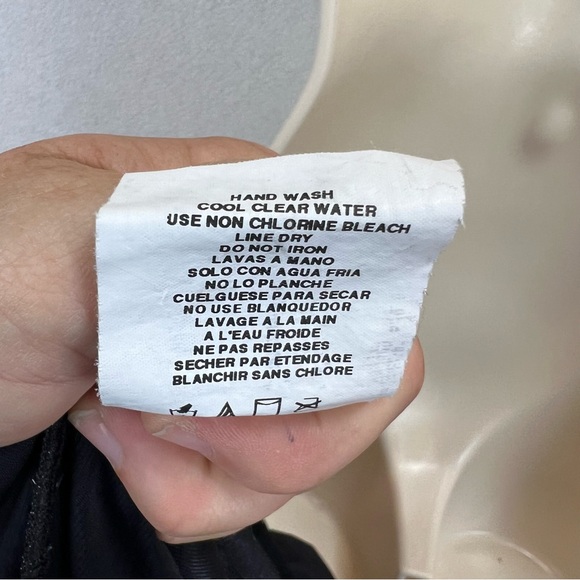 Miraclesuit Solid Sonatina Soft Cup One Piece Swimsuit Black Size 8 Ruched - Picture 11 of 11